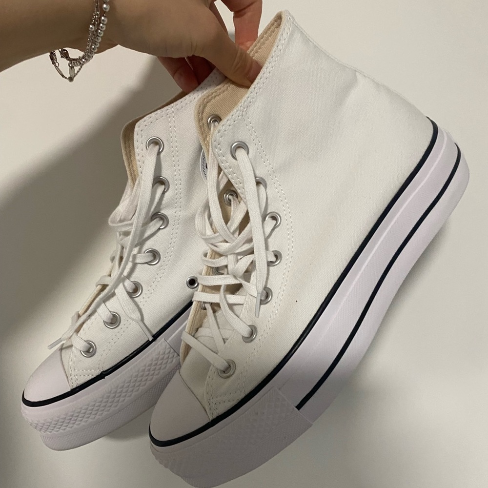 New Women’s Converse High Tops - Size 9